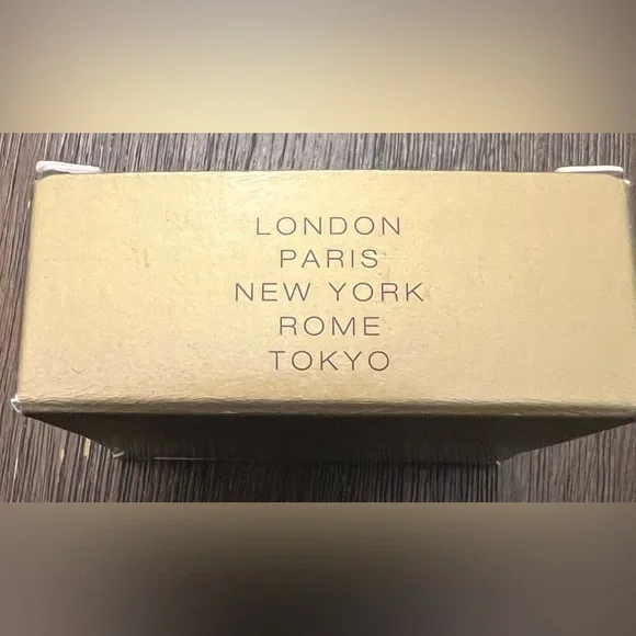 Vintage like new AVON #1 manicurist gold tone pin with rhinestones & box! Rare! - Picture 3 of 6